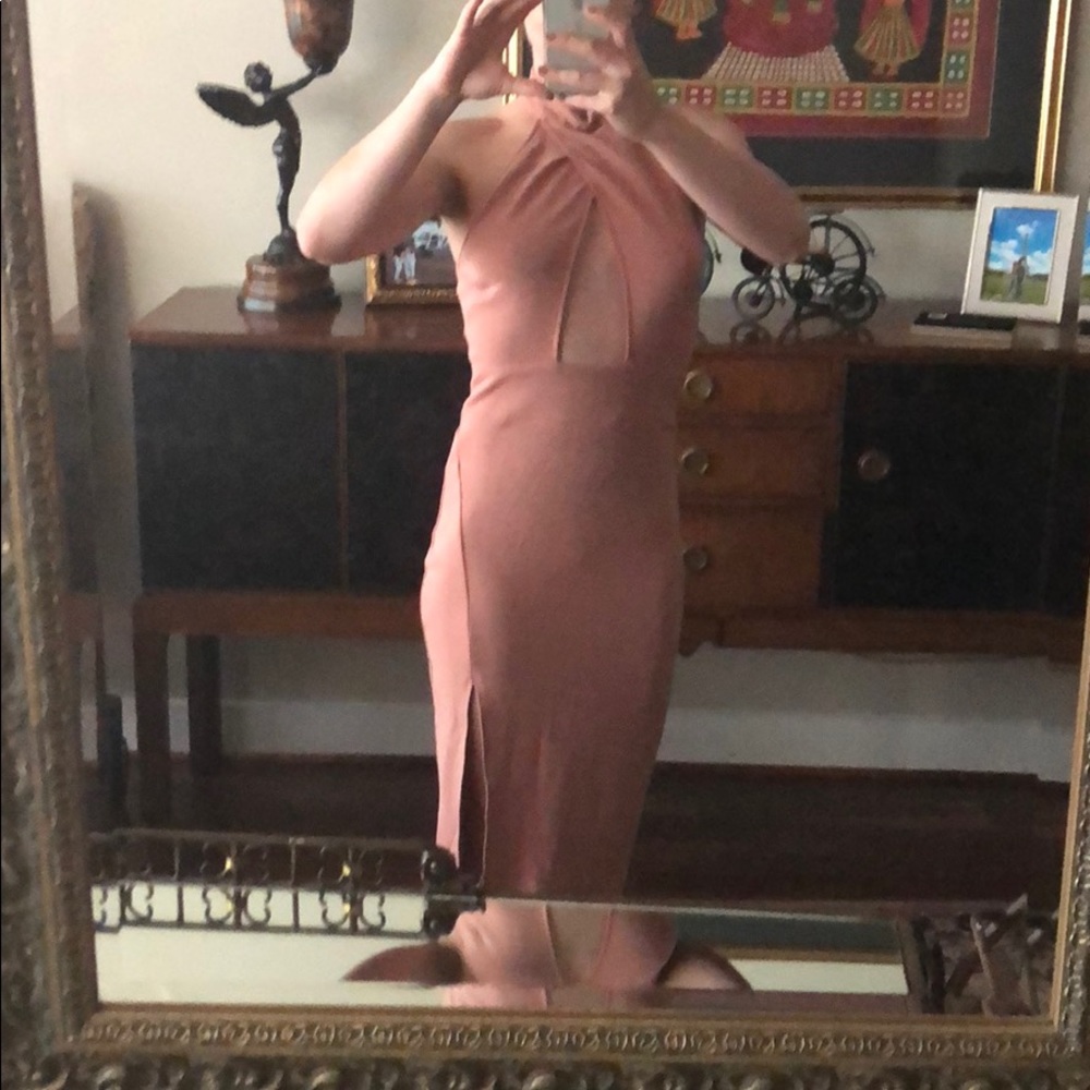 Sexy and forgiving midi dress with side split